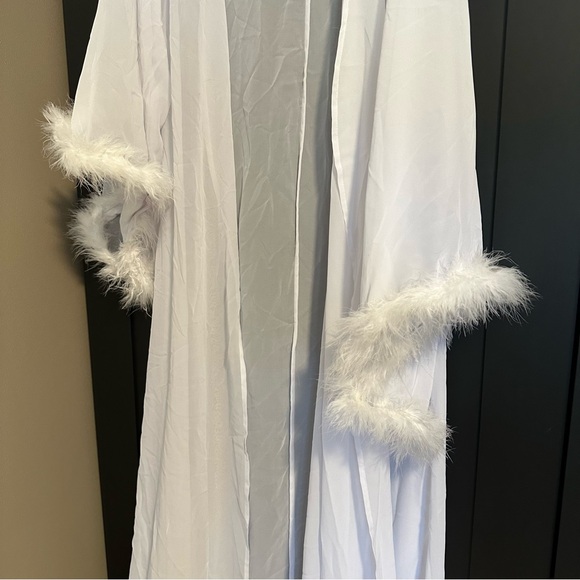 Bridal white fur robe plus size - Picture 2 of 4